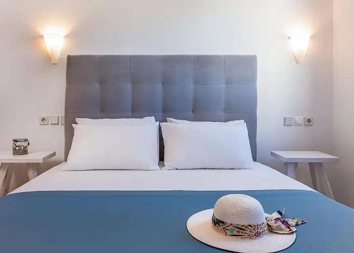 Nana Angela Aparthotel 3*