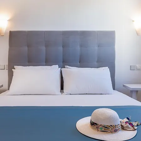 Nana Angela Aparthotel 3*