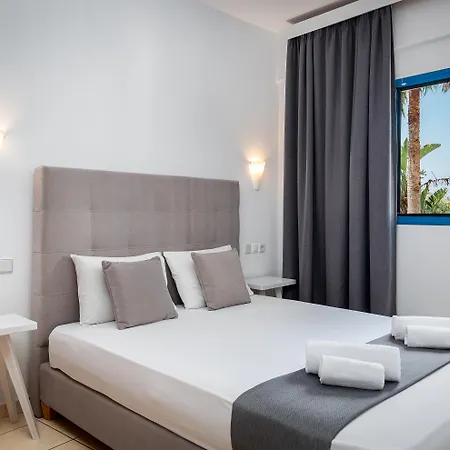 Aparthotel Nana Angela 3*